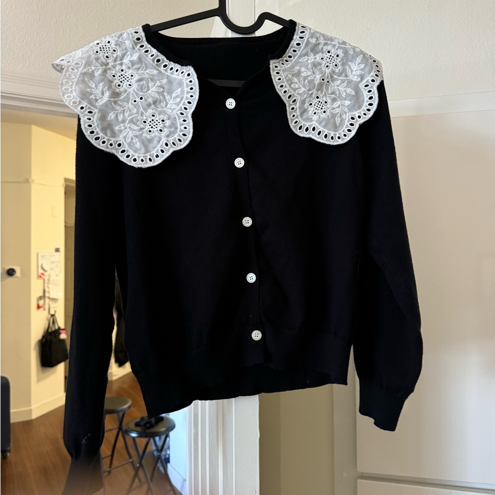 Cardigan with Peter Pan lace collar